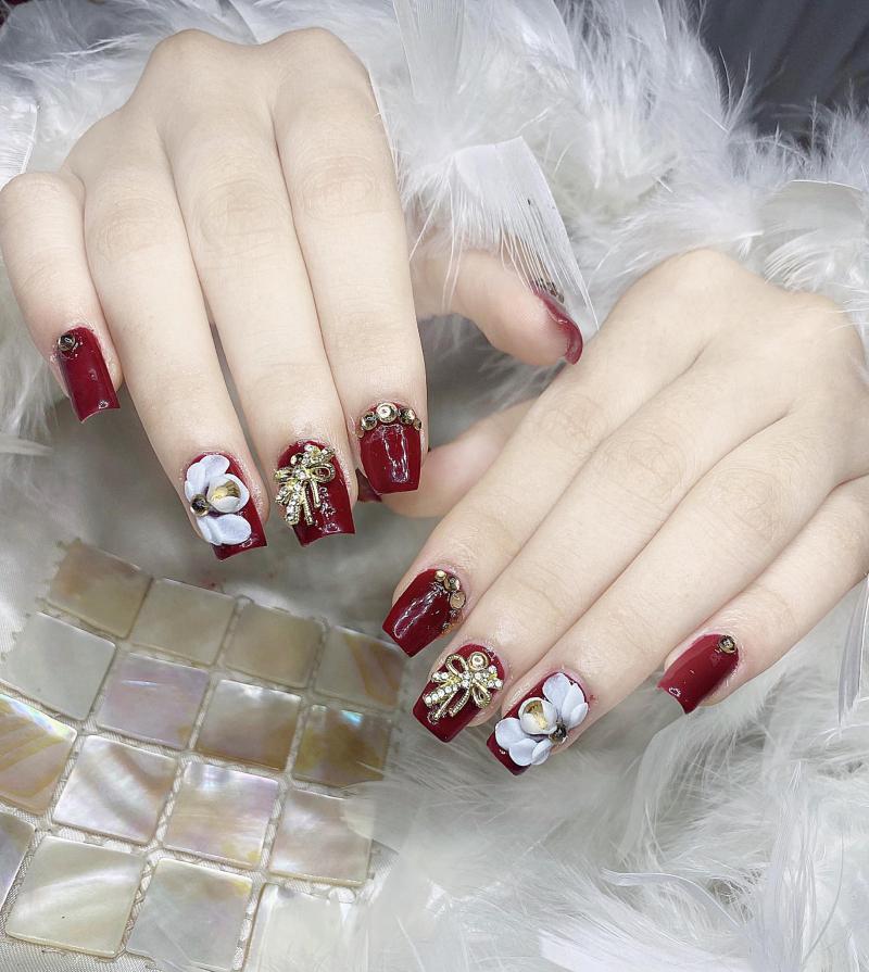 Thảo Khuyên Nail