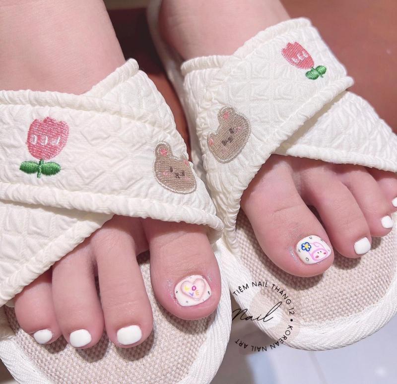 Tiệm nail tháng 12