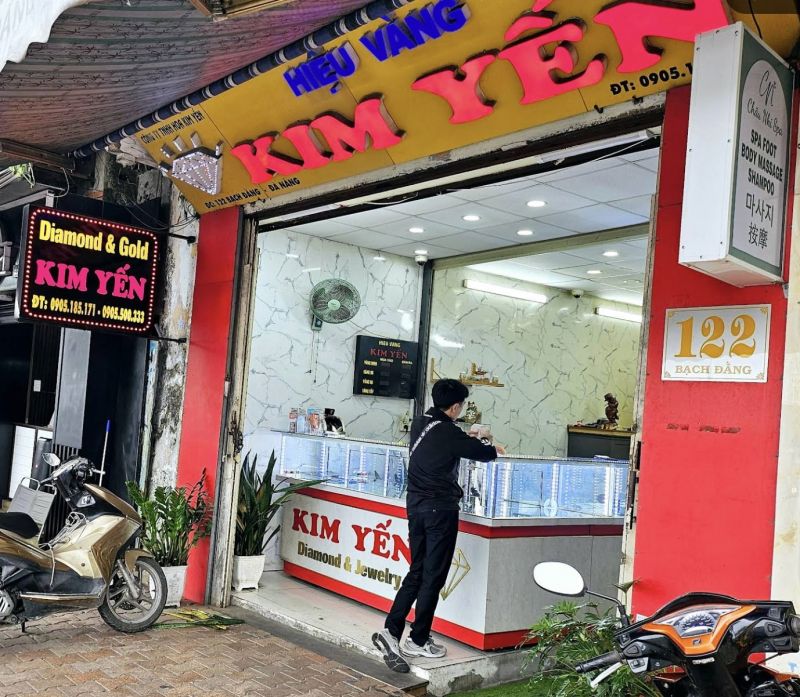 Tiệm vàng Kim Yến
