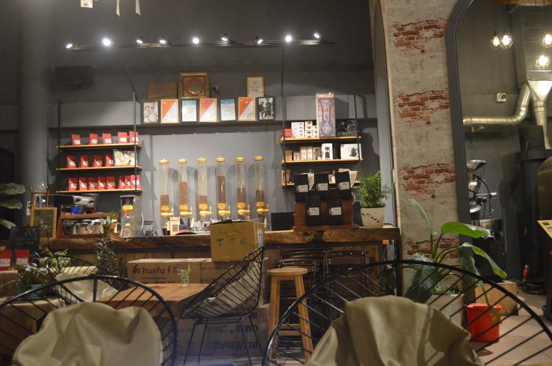 Tỏi Đen Coffee Roastery