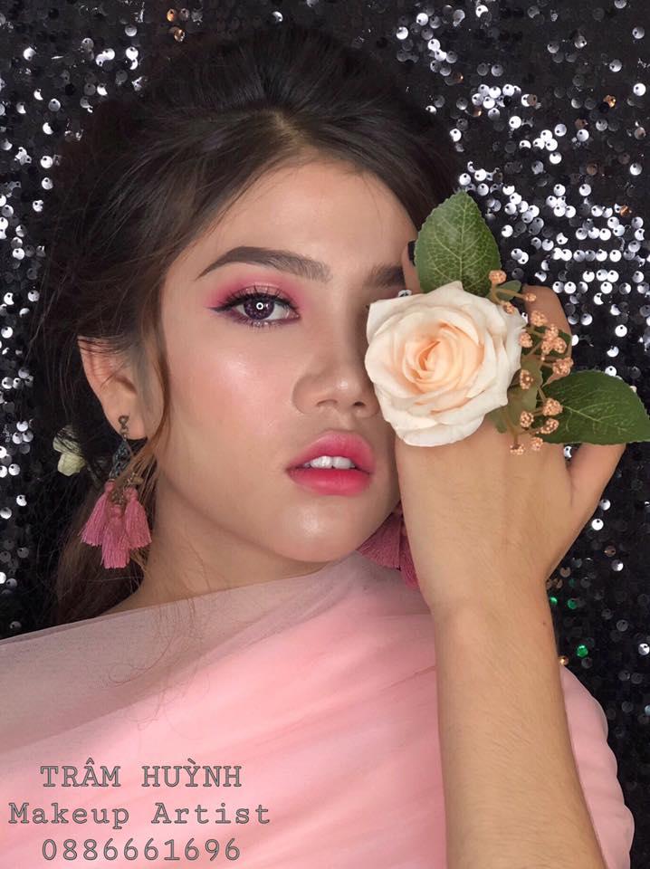 Trâm Huỳnh make up