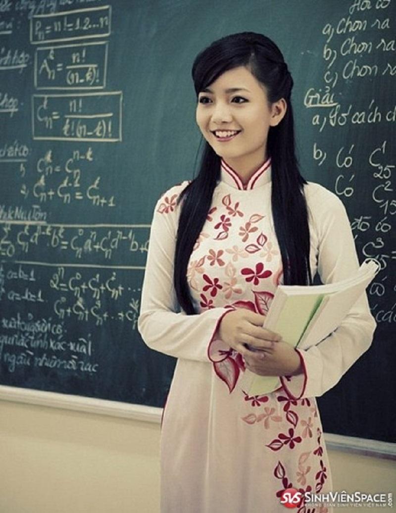 Áo dài - sự lựa chọn hoàn hảo cho GV