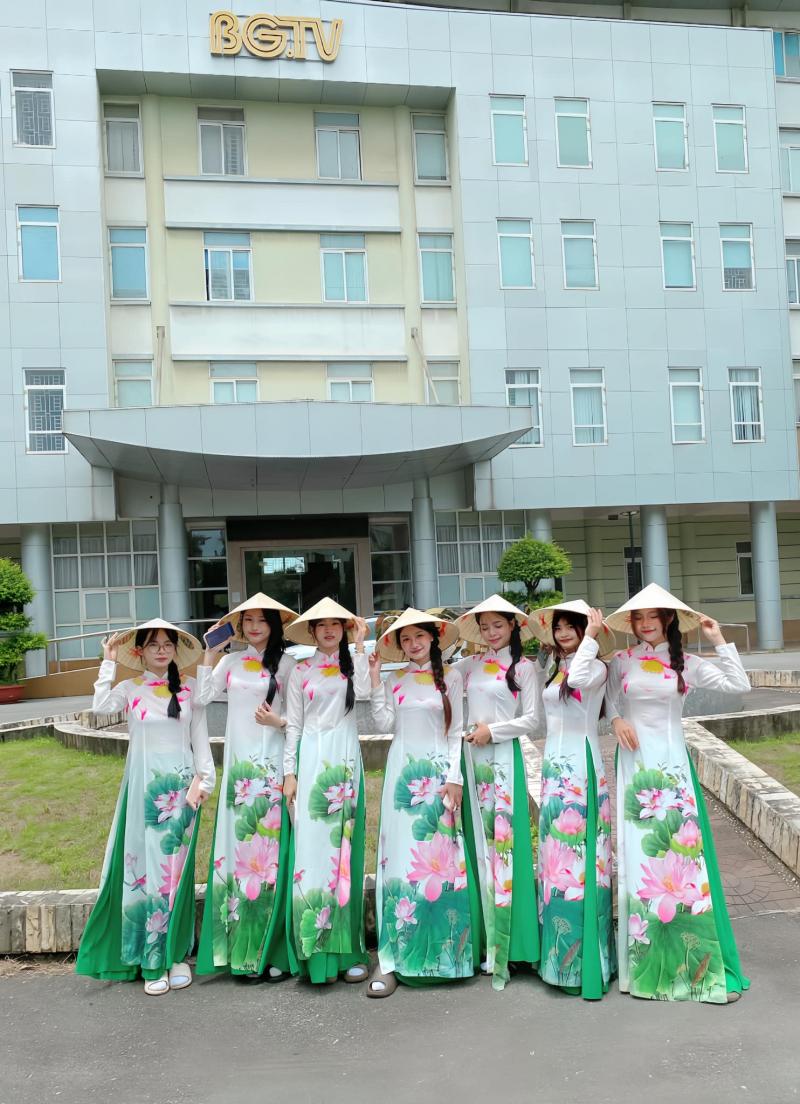 Trang phục biểu diễn Bắc Giang - 76 Nguyễn Thọ Vinh