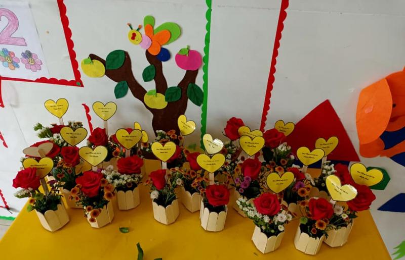 Trang trí chậu hoa dành tặng mẹ nhân ngày 8/3