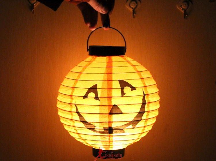 Đèn lồng mặt cười