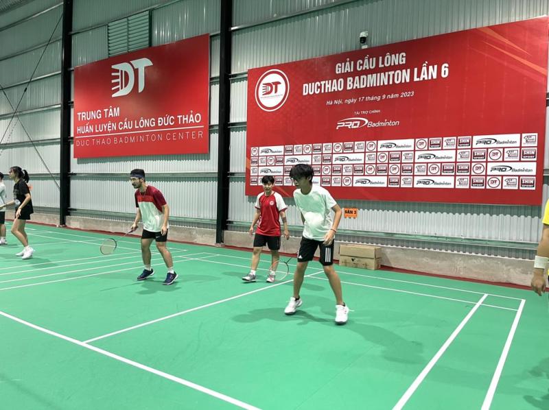 Trung tâm cầu lông Đức Thảo