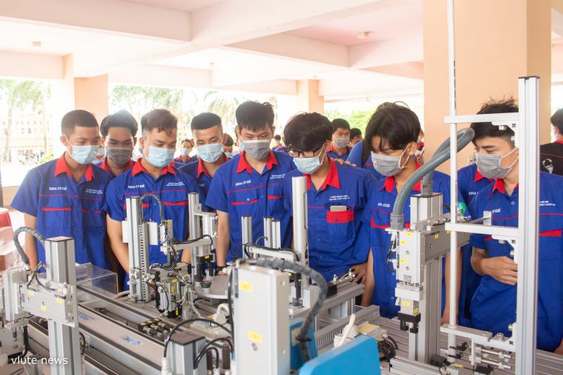 Trường Đại học Sư phạm kỹ thuật Vĩnh Long