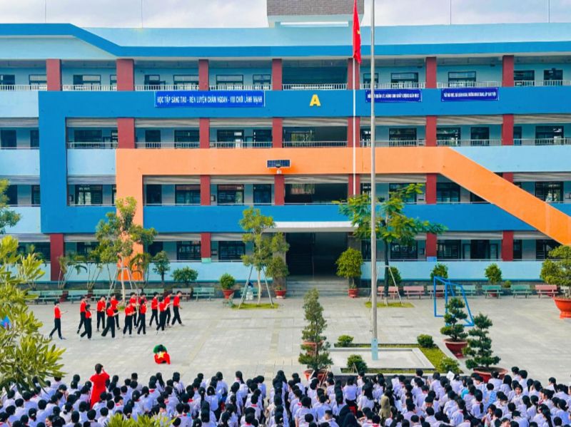 Trường THCS Lý Tự Trọng
