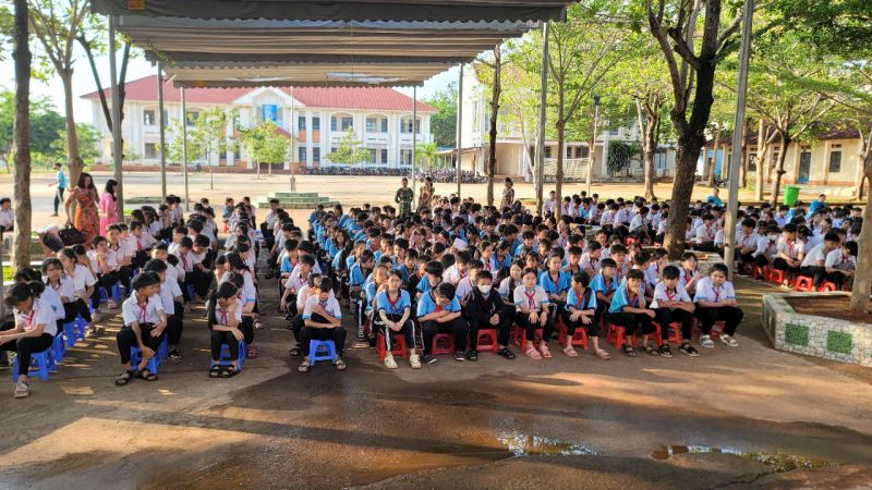 Trường THCS Lý Tự Trọng