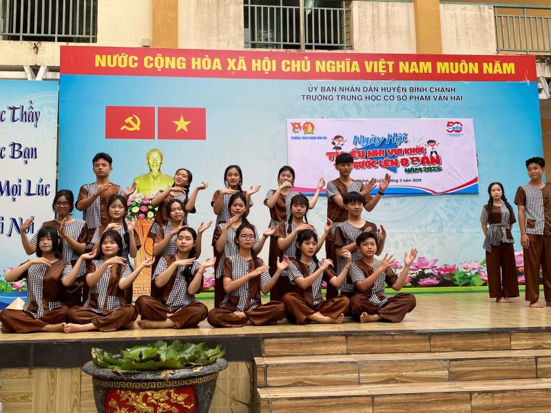 Trường THCS Phạm Văn Hai