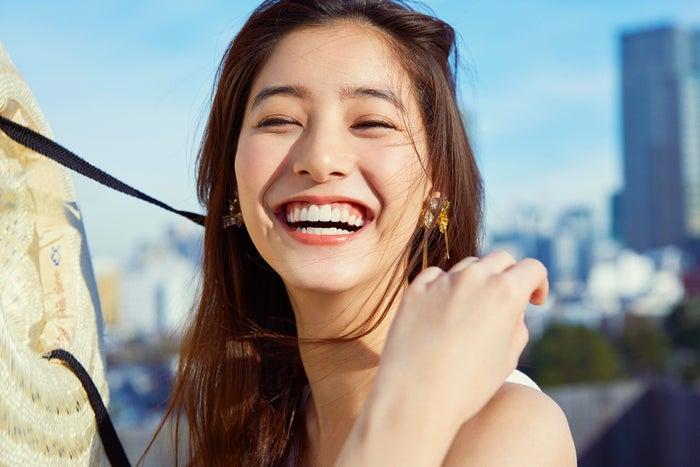 Trong mọi chuyến đi cô ấy luôn tạo cho các bạn cảm giác vui vẻ thoải mái