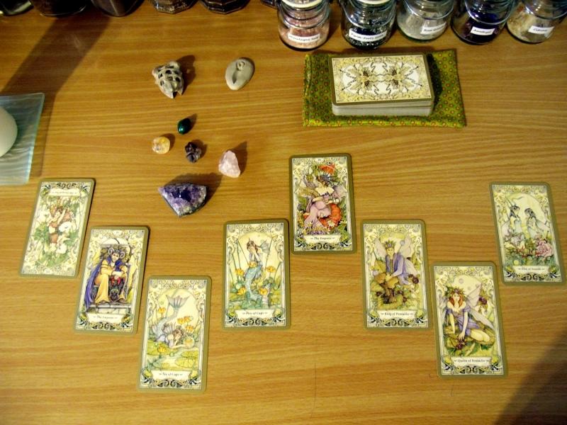 Bói bài Tarot vào đêm Halloween cũng rất vui