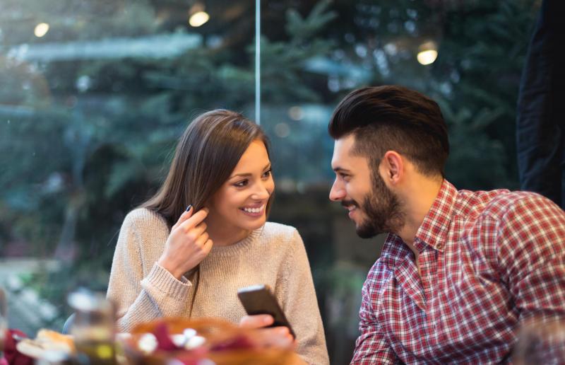 Phụ thuộc vào tình yêu là sai lầm của các bạn gái